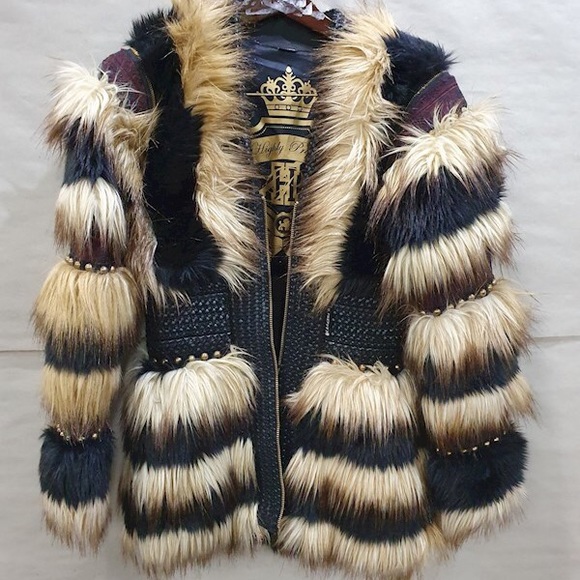 Highly preppy faux fur coat - Picture 4 of 7